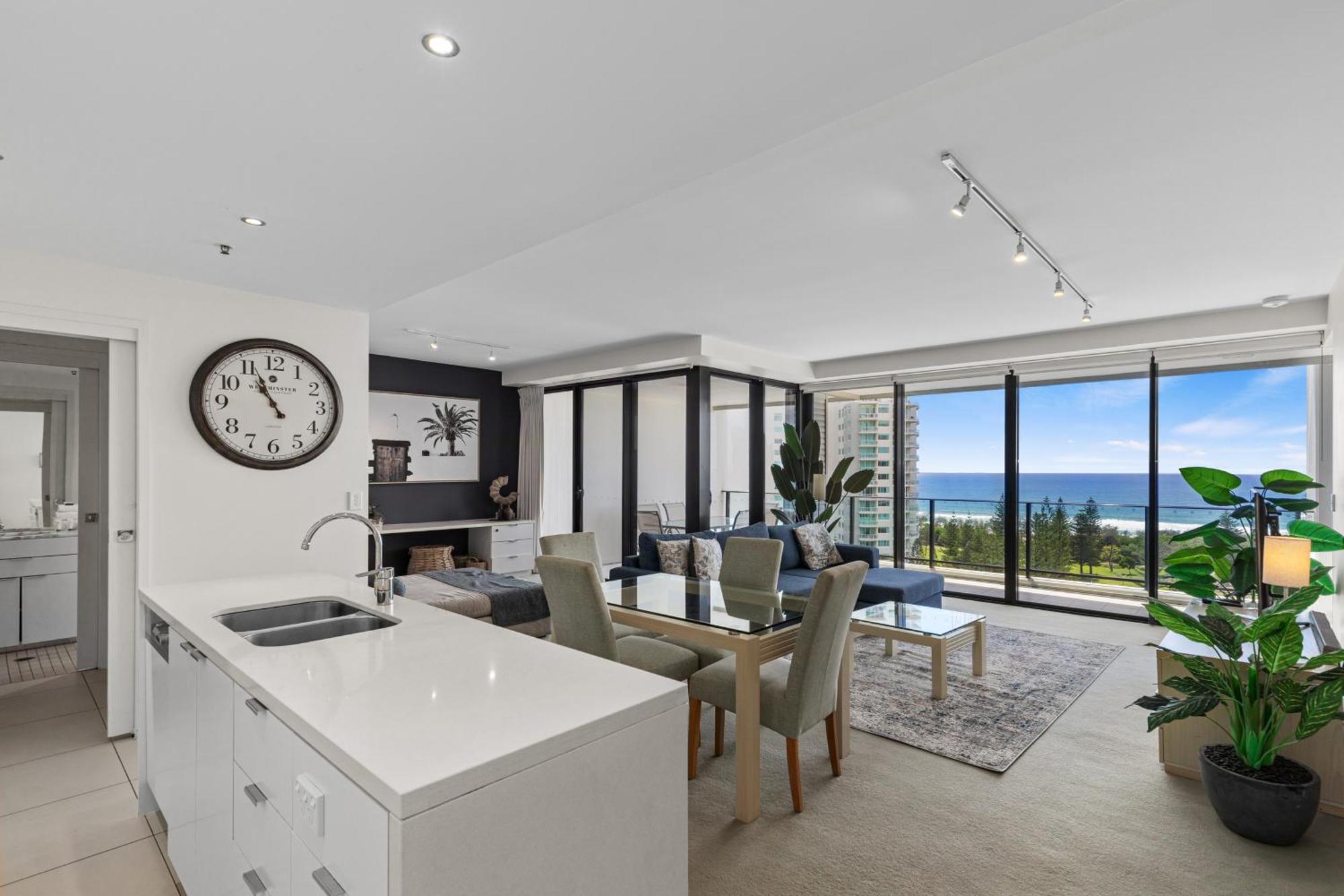 Ultra Broadbeach Gold Coast Room photo